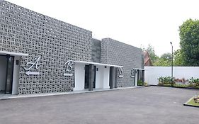 Reddoorz Plus Near Unimed Medan