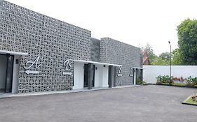 Reddoorz Plus Near Unimed Medan